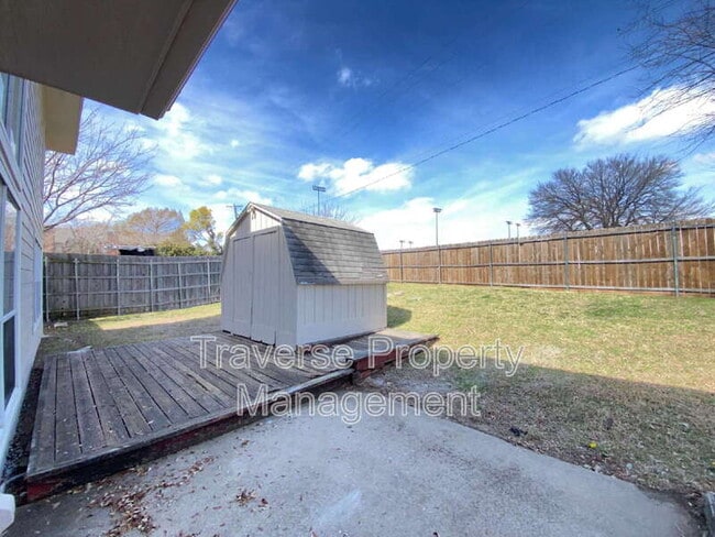 Building Photo - 5204 Vista Verde Dr