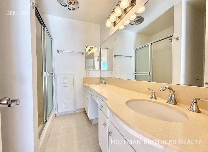 Building Photo - 1137 11th St