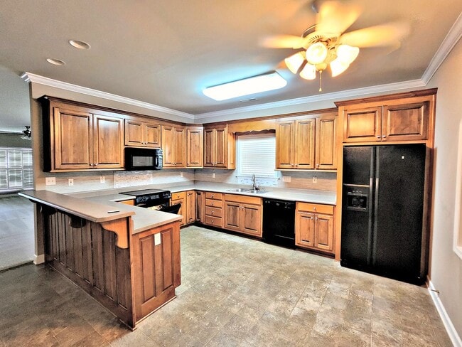 Building Photo - HOUSE FOR RENT - DECATUR