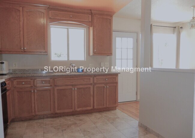 Building Photo - AVAILABLE OCTOBER - San Luis Obispo 3 Bedroom 1.5 Bathroom Home
