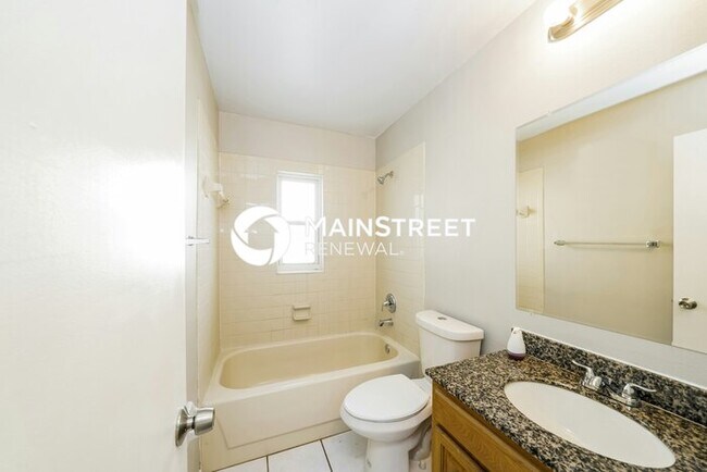 Building Photo - 4 Bedroom Pet-Friendly Home in Valrico, FL with Main Street Renewal