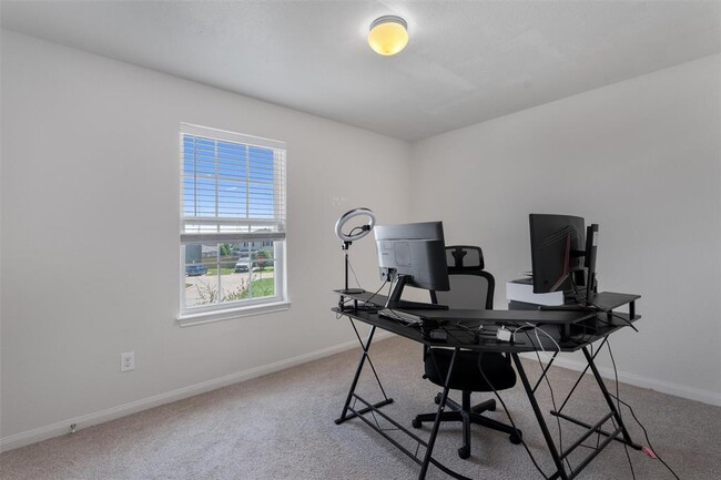 Building Photo - 120 Farmer Cv