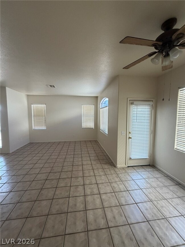 Building Photo - 7821 Sungrove Ct