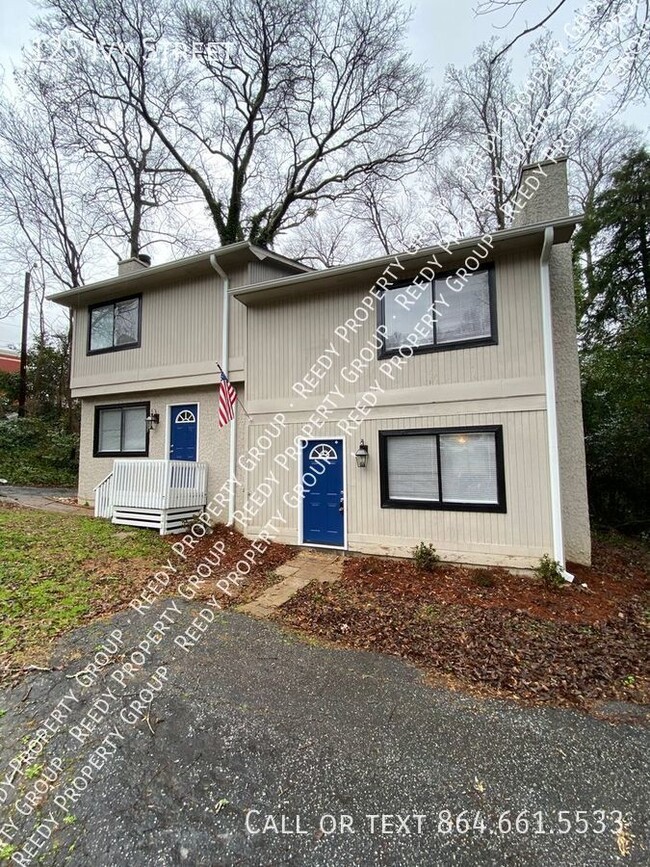 Building Photo - Converse Heights Townhouse - 2 bed / 1.5 bath