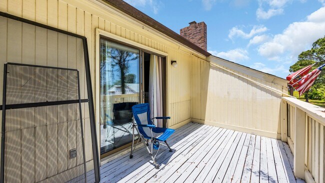 Building Photo - 414 Garden Dr