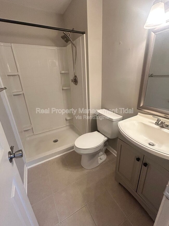 Building Photo - 1083 Tall Oak Dr