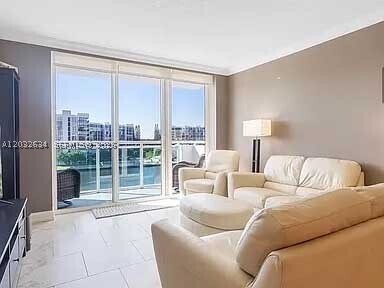 Building Photo - 3000 S Ocean Dr