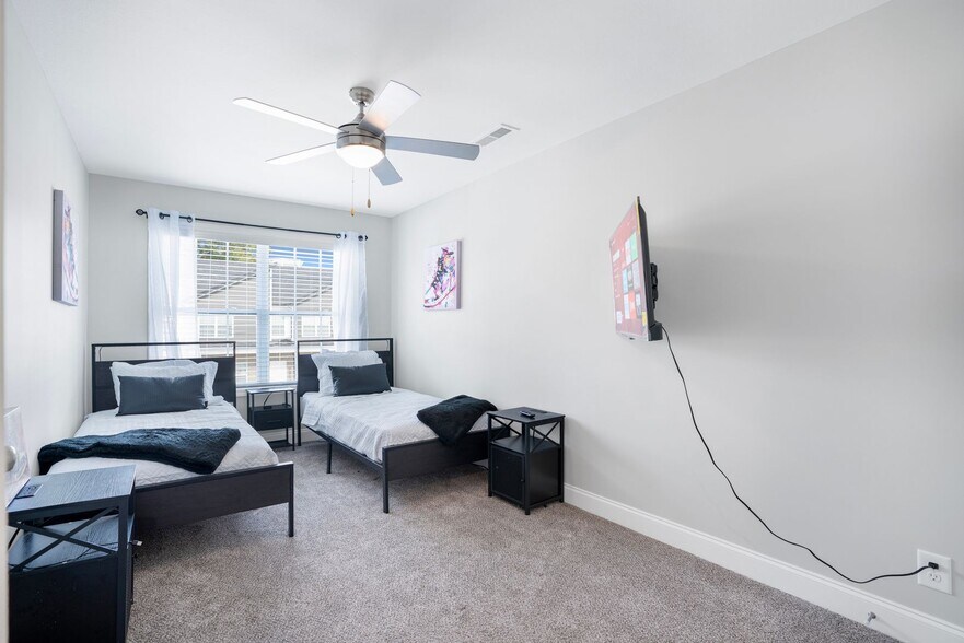 Building Photo - 156 Excell Rd