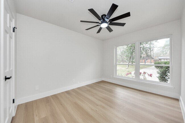 Building Photo - 26206 Maplewood Dr