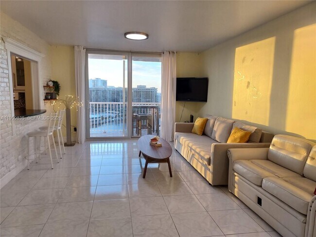 Building Photo - 137 Golden Isles Dr