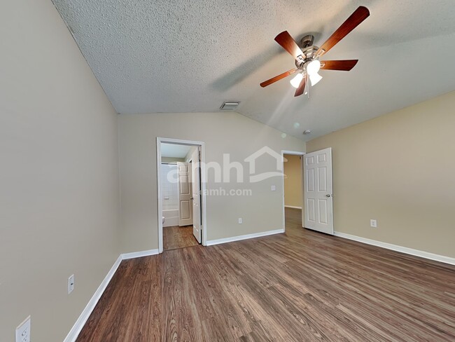 Building Photo - 4504 Reynolds Creek Ave