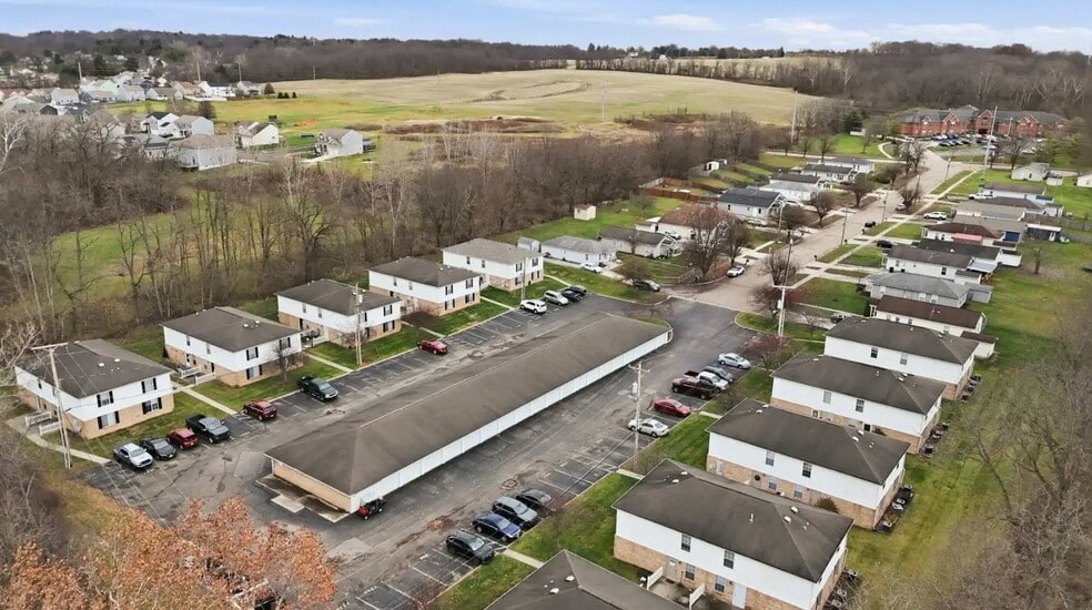 Welcome to Chartwell Apartments, where comfort meets convenience. Enjoy spacious living in a serene setting, complete with modern amenities and beautiful surroundings. Take the next step towards your new home today! - Chartwell Apartments