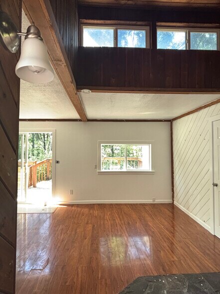 Living room - 14713 113th St NW
