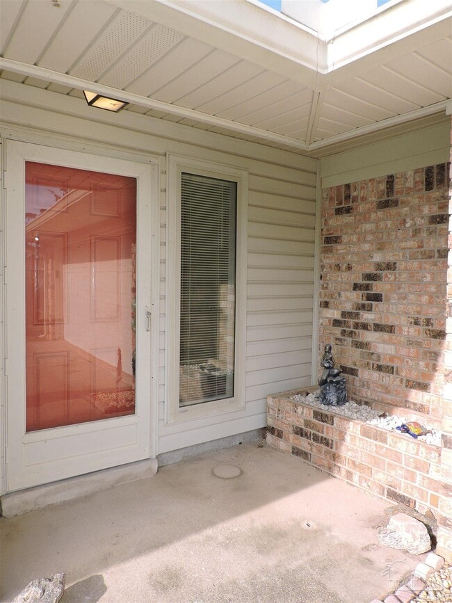 Building Photo - 12134 Longwood Dr