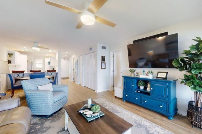 Building Photo - 454 Bouchelle Dr