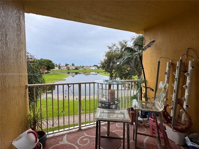 Building Photo - 21100 SW 87th Ave