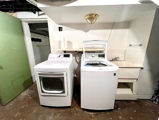 Building Photo - Sewickley - 3 Bedroom 2 Bathroom - Charmin...