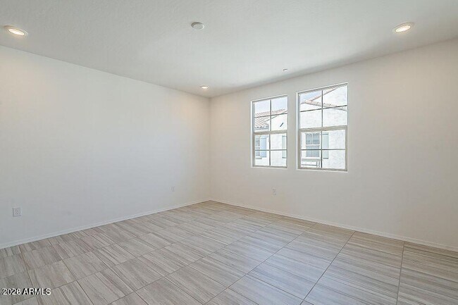 Building Photo - 2669 S Peppertree Dr
