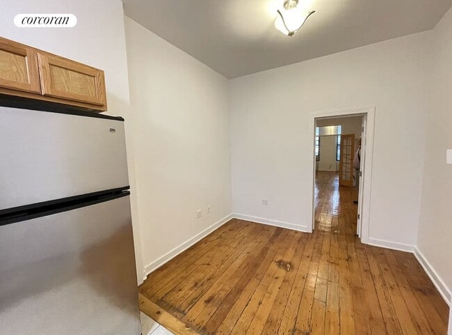 Building Photo - 320 W 47th St