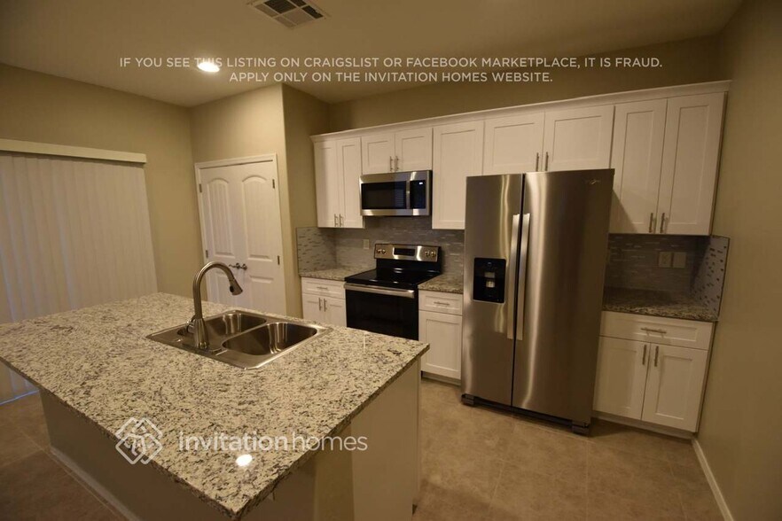 Building Photo - 1344 E Palomino Way