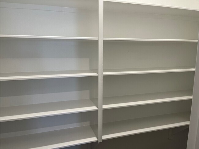 Building Photo - 3712 River Sand Rd