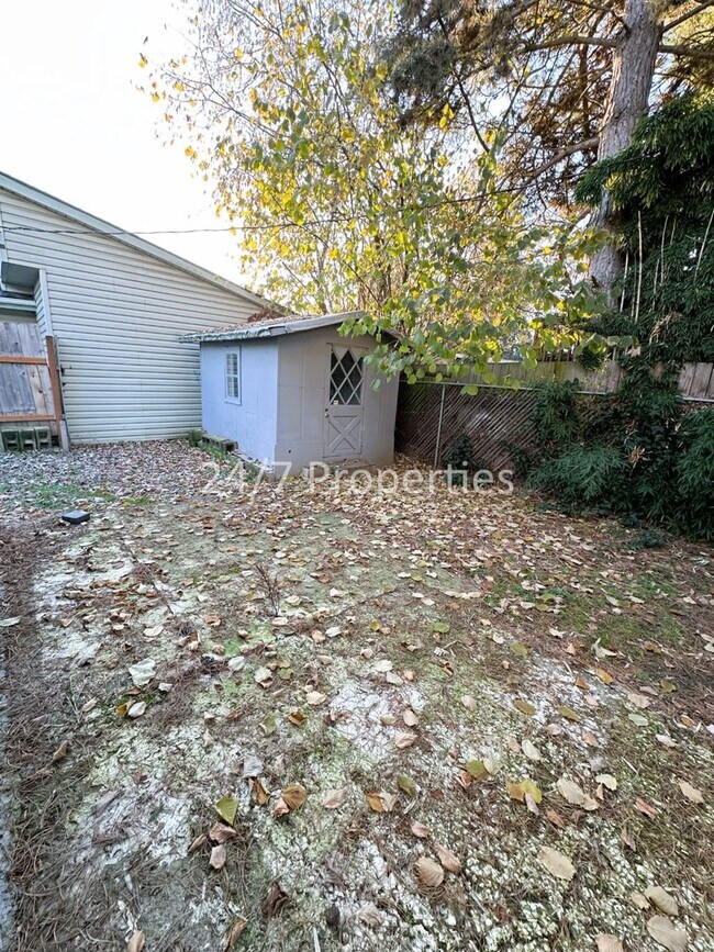 Building Photo - Charming 2 BD | 2 BA Home with A/C in Salem