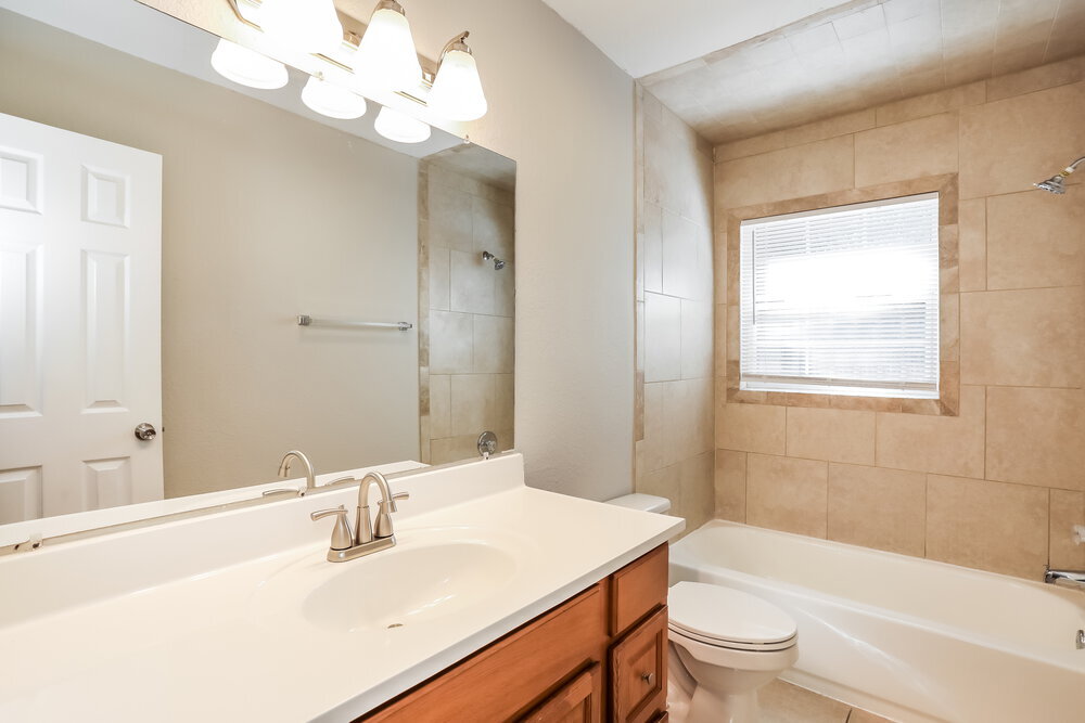 Building Photo - 5725 Fiat Ln