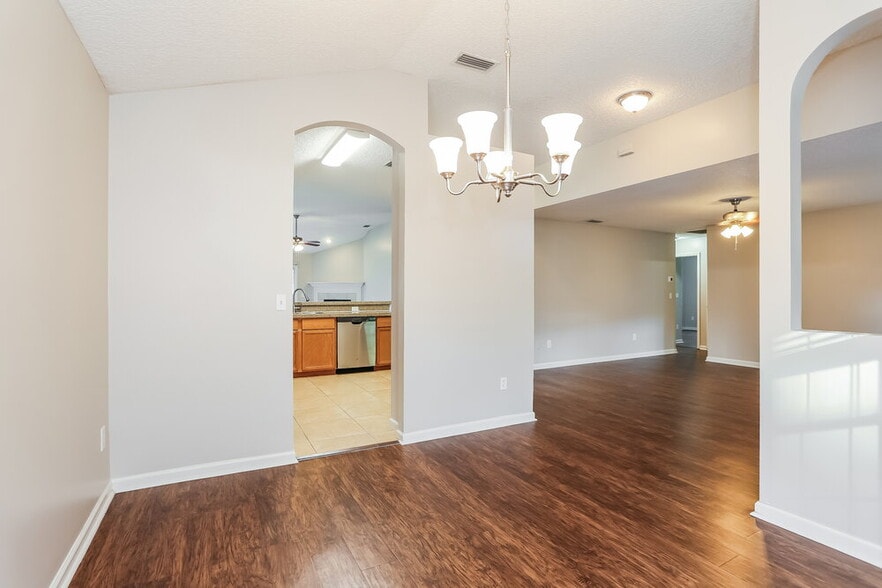 Building Photo - 535 Misty Morning Ct