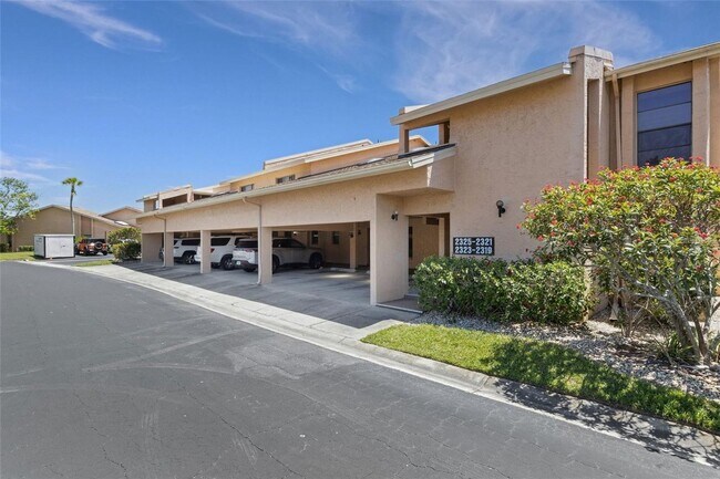 Building Photo - 2 Bed 2 Bath Unfurnished Condo - Sarasota