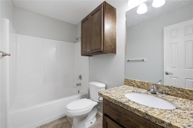 Building Photo - 8 5th St