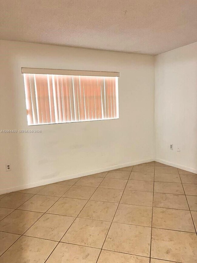 Building Photo - 401 NW 72nd Ave