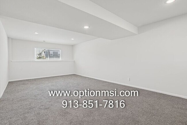 Building Photo - Beautiful 3-Bedroom Home with Modern Finishes & Fantastic Amenities!