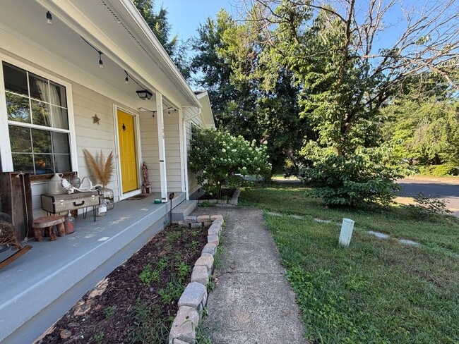 Building Photo - 106 Westwood Cir