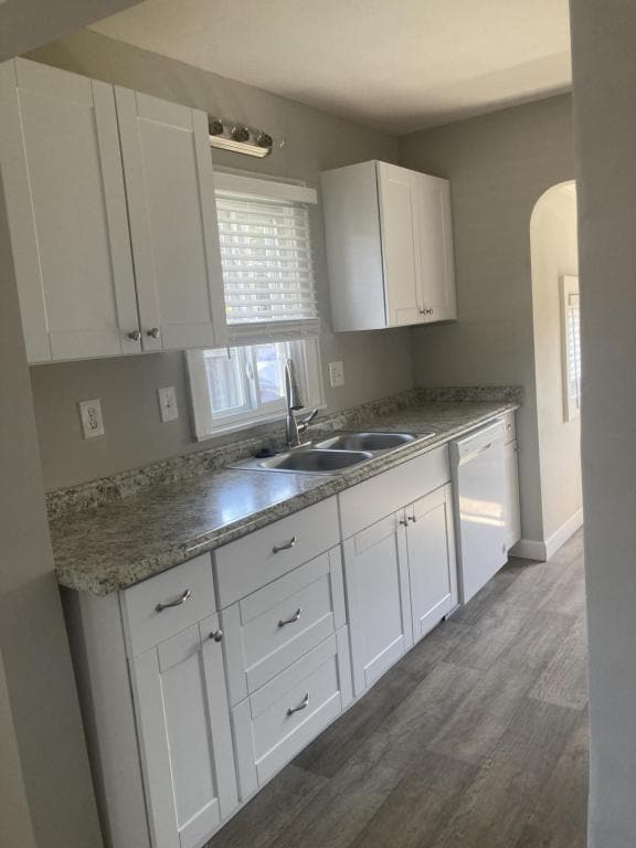 Building Photo - 1047 Bellows Avenue