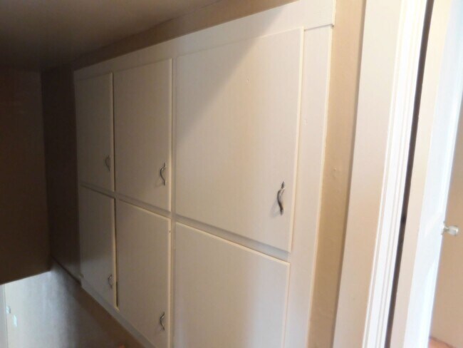 Building Photo - 4 Bedroom Home in El Dorado minutes from Down Town!