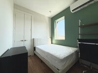 Building Photo - Furnished room/NOT APARTMENT