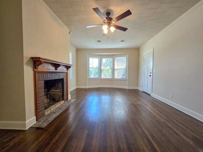 Building Photo - Cute 3 Bedroom Brick home in Shawnee