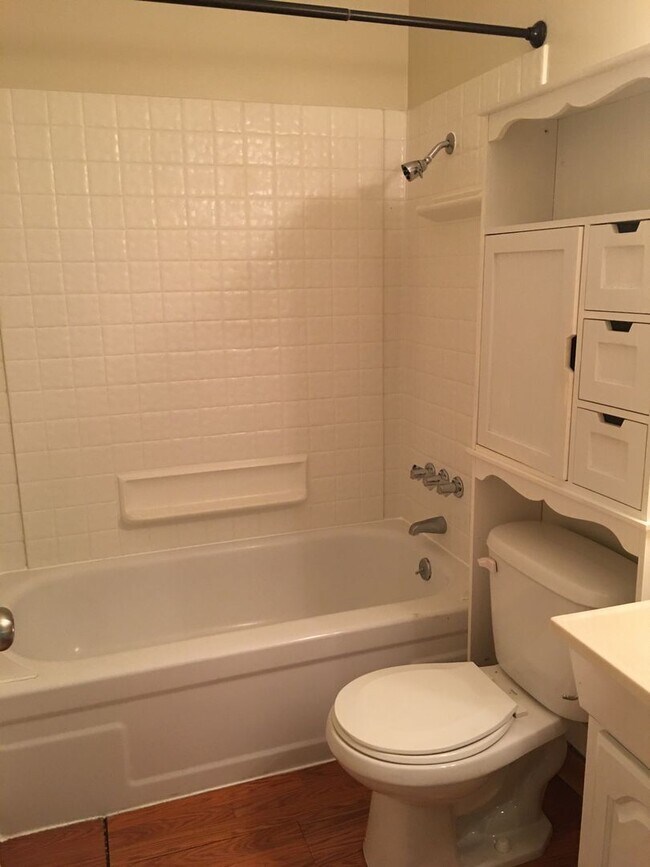 Building Photo - SINGLE STORY CONDO LOCATED IN NORTHEAST DAVIS