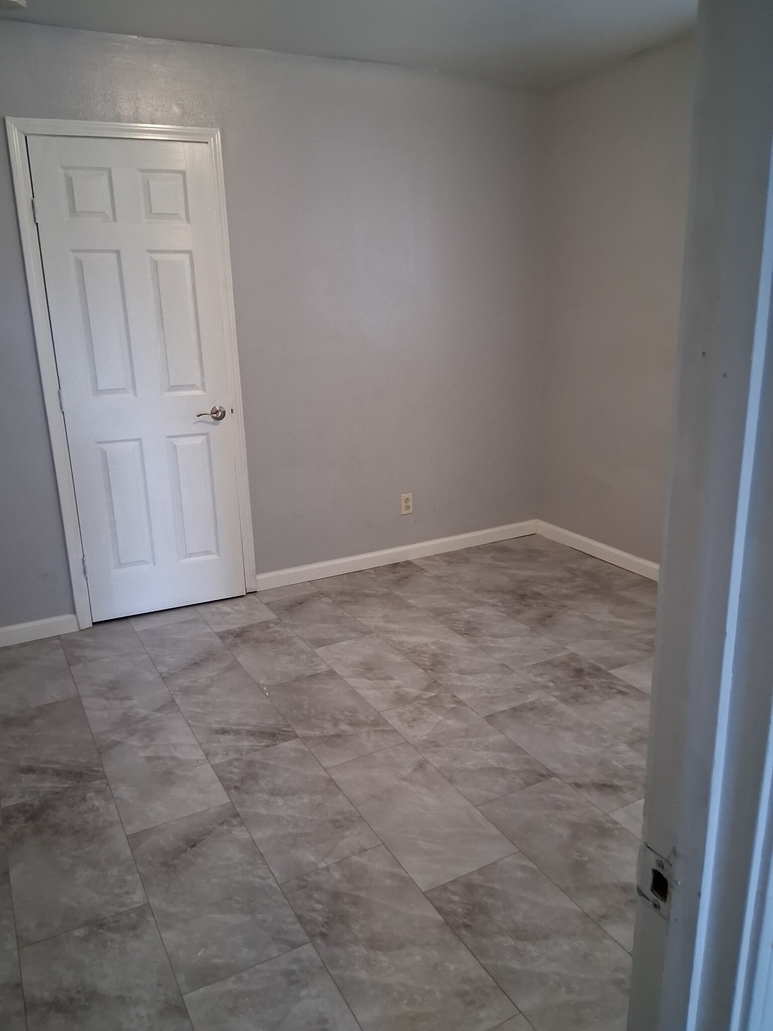 Building Photo - 8020 Haney Dr