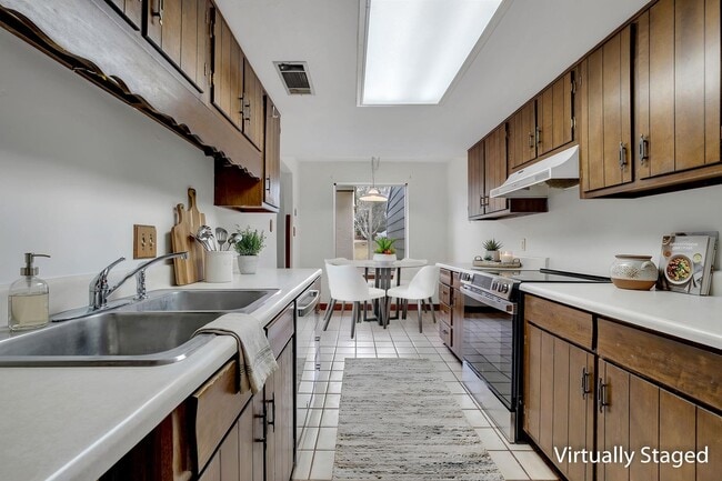 Building Photo - 3128 Blairstone Ct