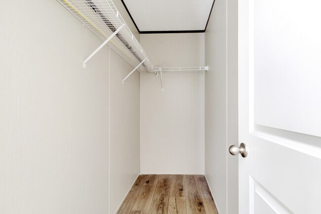 Building Photo - 750 Silent Valley Rd