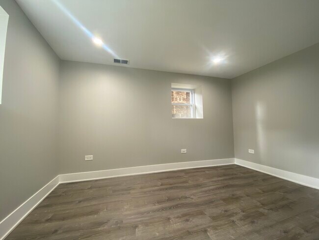 Building Photo - 4234 W Crystal St