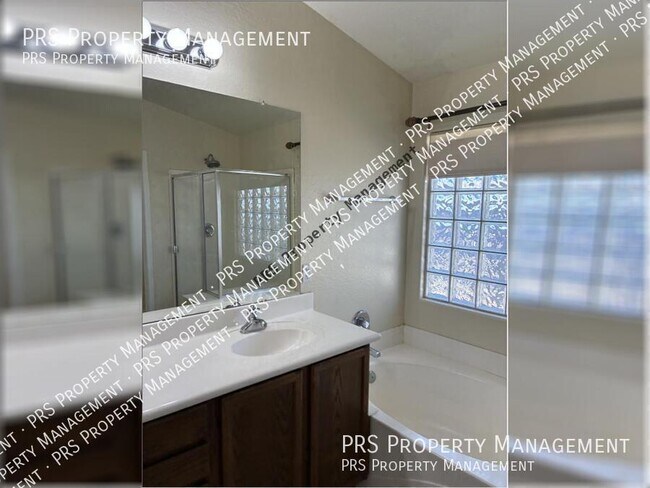 Building Photo - 1744 E Robin Ln