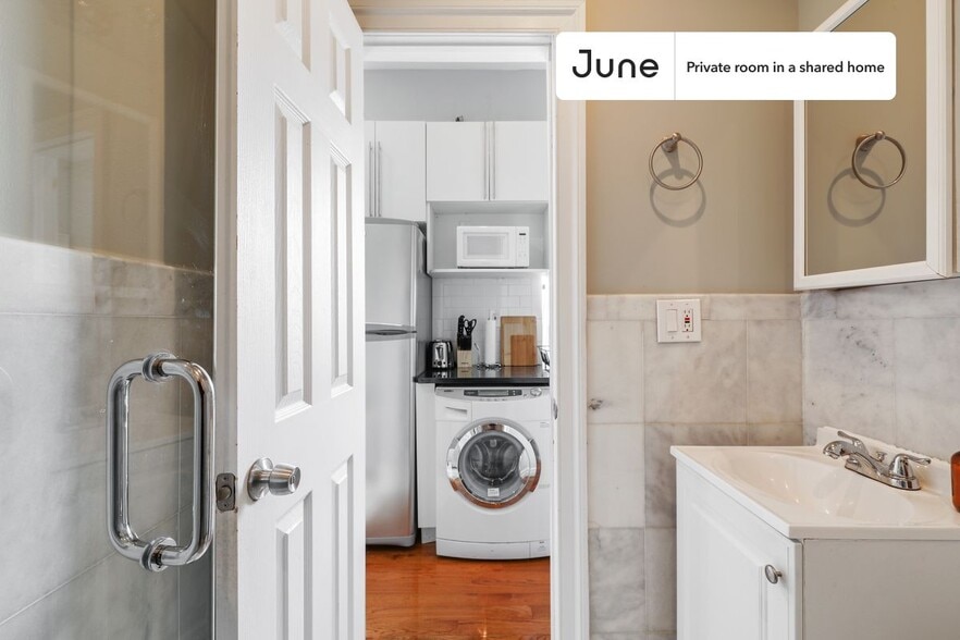 Building Photo - Room in Shared 2 bed/1 bath home