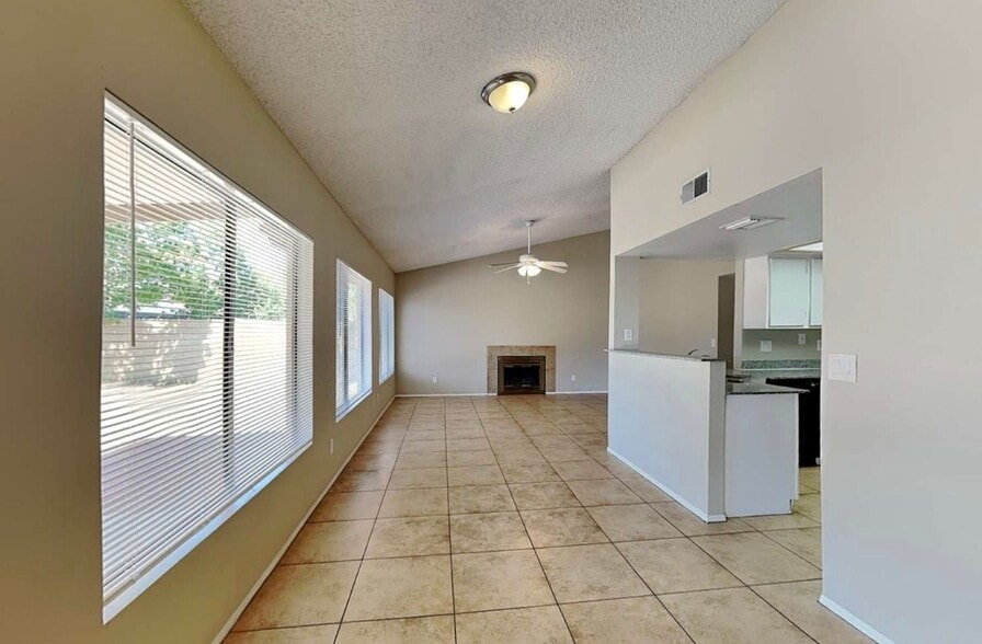 Building Photo - 7543 W Cheryl Dr