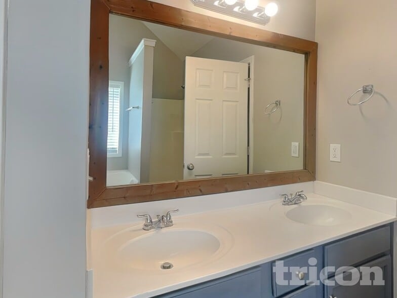 Building Photo - 32 Mountain View Dr