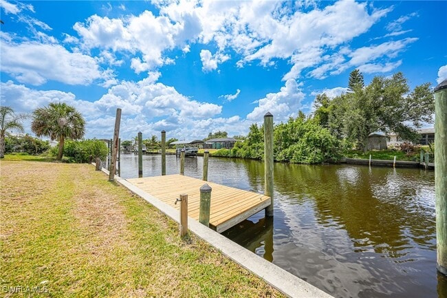 Building Photo - 27385 Voyageur Dr