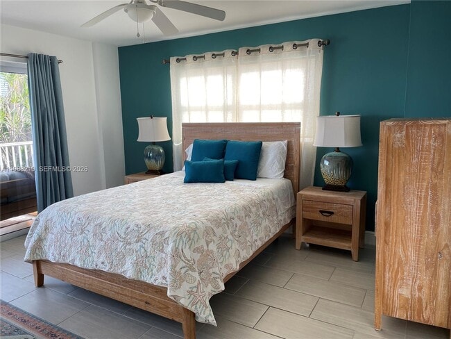 Building Photo - 400 Golden Isles Dr