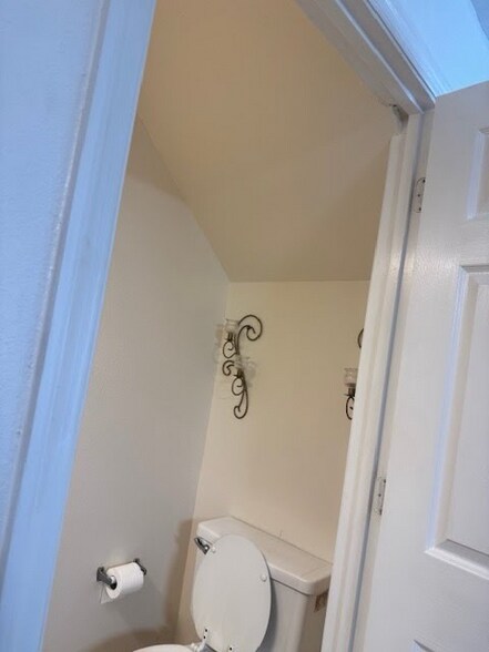 Building Photo - 2182 Timberwood Cir S