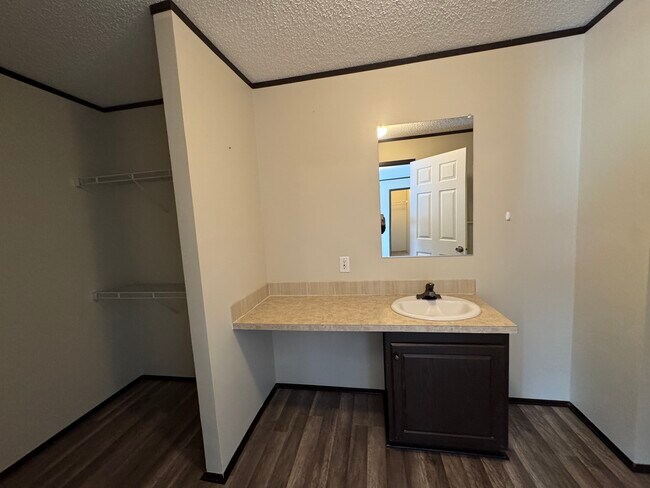 Building Photo - 32 Armstrong Ave